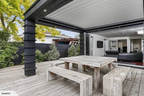 Photo of property in 2/27 Taharoto Road, Takapuna, Auckland, 0622