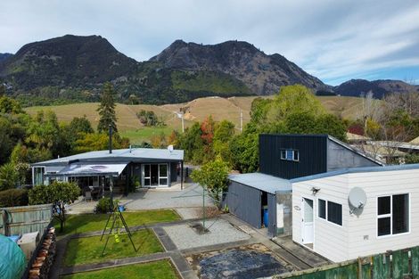 Photo of property in 513 Abel Tasman Drive, Clifton, Takaka, 7183