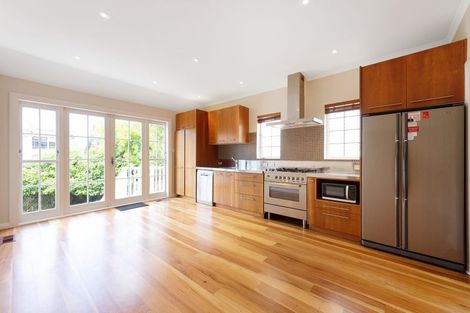 Photo of property in 16 Burnell Avenue, Thorndon, Wellington, 6011