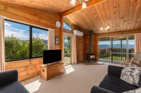 Photo of property in 1 Dunleith Grove, Silverstream, Upper Hutt, 5019