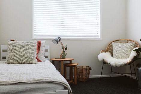 Photo of property in 2 Yulestar Place, Hawera, 4610