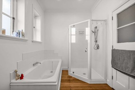 Photo of property in 121 Selwyn Street, Somerfield, Christchurch, 8024