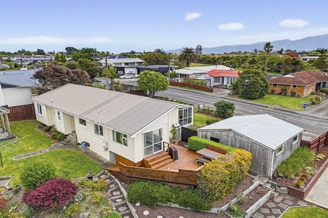 Photo of property in 22 Gray Avenue, Paraparaumu Beach, Paraparaumu, 5032