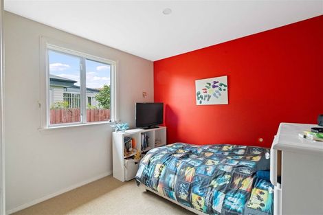 Photo of property in 51 Winters Road, Redwood, Christchurch, 8051