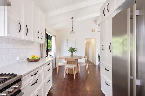 Photo of property in 38 Carlton Terrace, Westown, New Plymouth, 4310