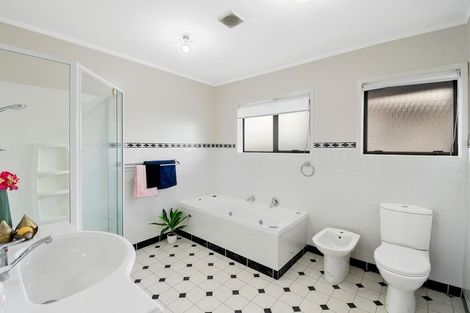 Photo of property in 81 St Annes Crescent, Wattle Downs, Auckland, 2103