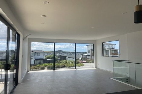 Photo of property in 22 Cavalli Road, Long Bay, Auckland, 0630