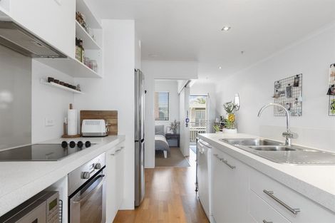 Photo of property in Algarve Apartments, 312/332 Maunganui Road, Mount Maunganui, 3116