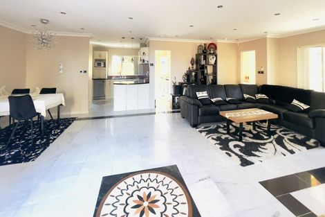 Photo of property in 51a The Esplanade, Eastern Beach, Auckland, 2012