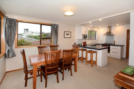 Photo of property in 35 Pioneer Crescent, Helensburgh, Dunedin, 9010