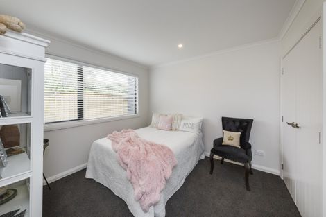 Photo of property in 5 Freedom Drive, Kelvin Grove, Palmerston North, 4414
