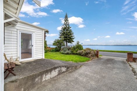 Photo of property in 9 The Esplanade, Eastern Beach, Auckland, 2012