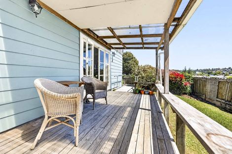 Photo of property in 1/6 Sundown Avenue, Manly, Whangaparaoa, 0930