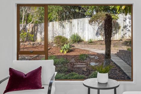 Photo of property in 2/867 Beach Road, Waiake, Auckland, 0630