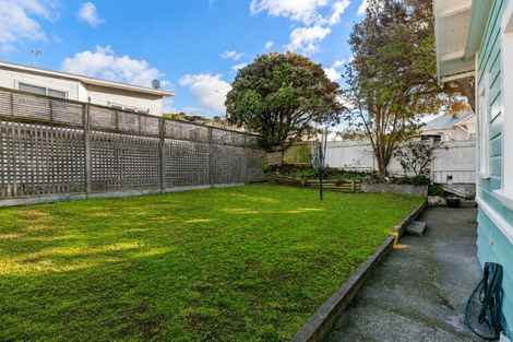 Photo of property in 56 Freyberg Street, Lyall Bay, Wellington, 6022