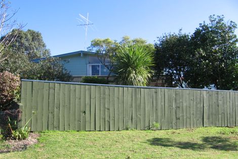 Photo of property in 9 Glynnbrooke Street, Te Atatu South, Auckland, 0610