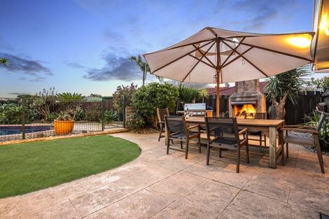 Photo of property in 3 Carlinka Place, Conifer Grove, Takanini, 2112