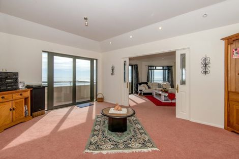 Photo of property in 4 Ledger Lane, Mount Pleasant, Christchurch, 8081