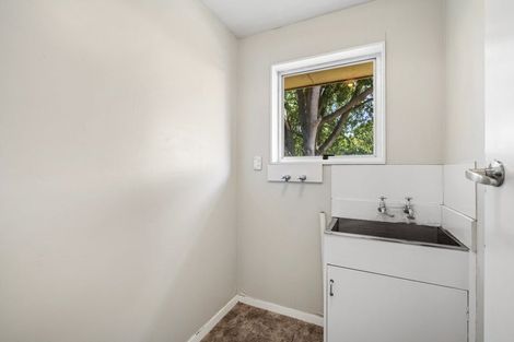 Photo of property in 27 Denniston Crescent, Redwood, Christchurch, 8051