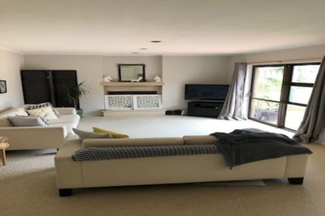 Photo of property in 23 Harford Place, Pakuranga Heights, Auckland, 2010