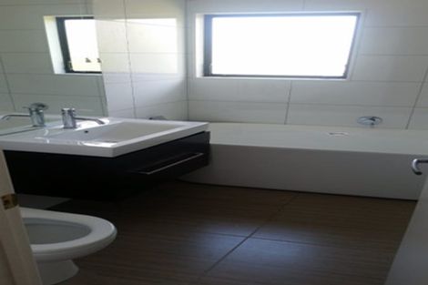 Photo of property in 1/32 Killarney Avenue, Torbay, Auckland, 0630