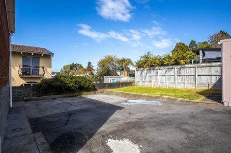 Photo of property in 303b Devon Street West, New Plymouth, 4310