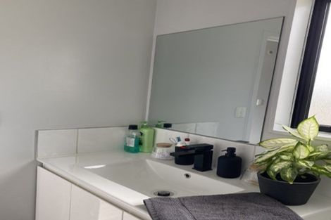 Photo of property in 72 Gallony Avenue, Massey, Auckland, 0614