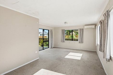 Photo of property in 4 Sharda Grove, Paraparaumu Beach, Paraparaumu, 5032