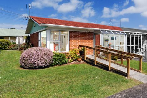 Photo of property in 1/25 West Coast Road, Glen Eden, Auckland, 0602