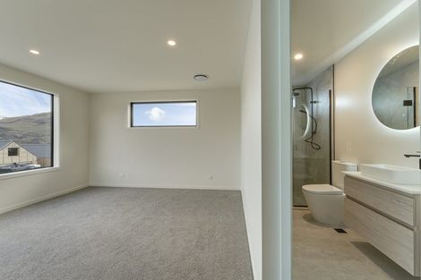 Photo of property in 104 Spur Ridge Rise, Jacks Point, 9371