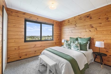 Photo of property in 1/45 Target Road, Totara Vale, Auckland, 0629