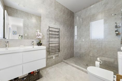 Photo of property in 8 Pheasant Close, Stanmore Bay, Whangaparaoa, 0932