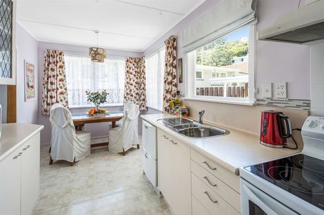 Photo of property in 62 Beazley Avenue, Paparangi, Wellington, 6037