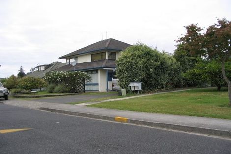 Photo of property in 2/18 Carnot Street, Glenholme, Rotorua, 3010