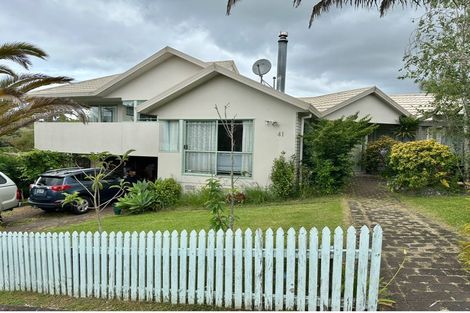Photo of property in 41 Unsworth Drive, Unsworth Heights, Auckland, 0632