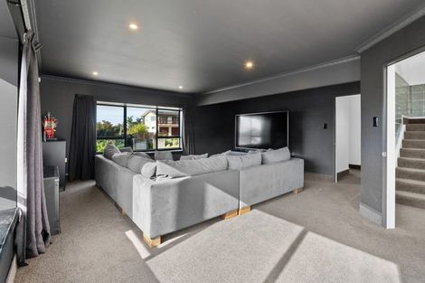 Photo of property in 2 Dallinger Street, St Andrews, Hamilton, 3200