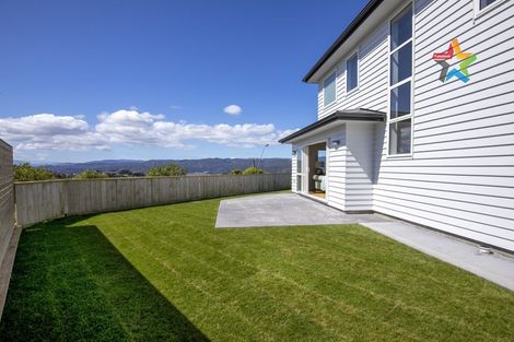 Photo of property in 2 Poto Road, Normandale, Lower Hutt, 5010