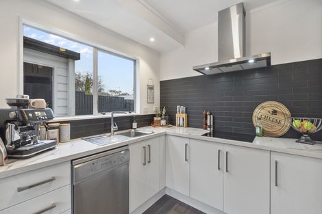 Photo of property in 8b Huia Avenue, Forest Lake, Hamilton, 3200