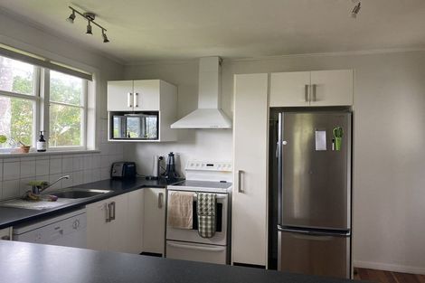 Photo of property in 68 The Drive, Tawa, Wellington, 5028