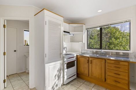 Photo of property in 24 Bert Wilson Place, Cockle Bay, Auckland, 2014