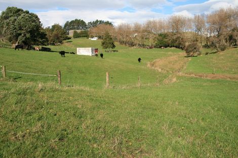 Photo of property in 556 Mangorei Road, Mangorei, New Plymouth, 4371