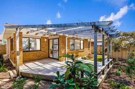 Photo of property in 1/65 Granville Drive, Massey, Auckland, 0614