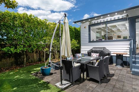 Photo of property in 49a Roland Road, Greenhithe, Auckland, 0632