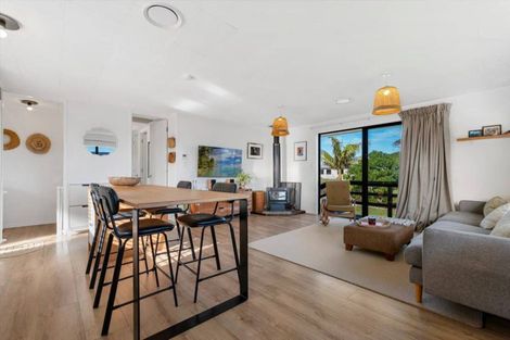 Photo of property in 11 Whenuariri Place, Maketu, Te Puke, 3189