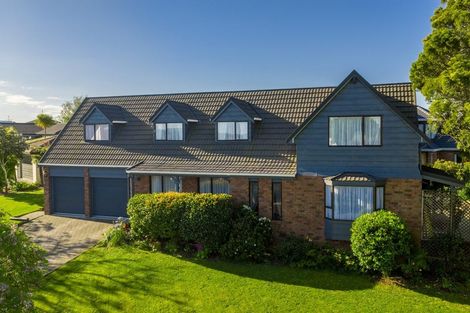 Photo of property in 13 Glucina Avenue, West Harbour, Auckland, 0618