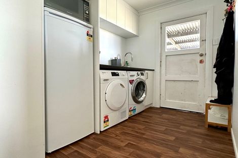 Photo of property in 56 James Street, Balclutha, 9230