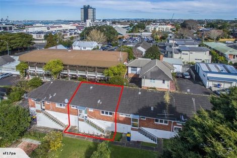 Photo of property in 2/17a Anzac Street, Takapuna, Auckland, 0622