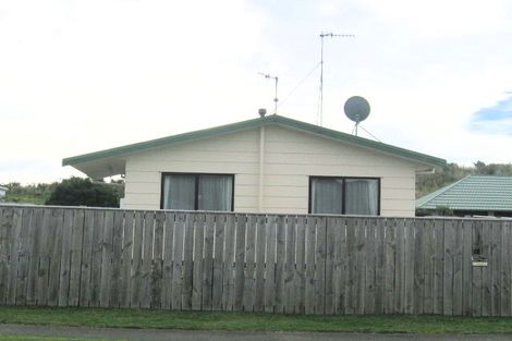 Photo of property in 25 Spackman Crescent, Paraparaumu, 5032