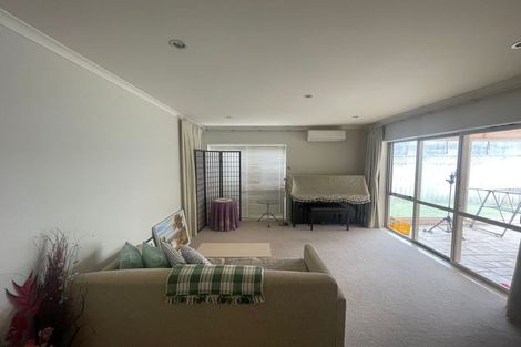 Photo of property in 11 Millington Place, Huntington Park, Auckland, 2013