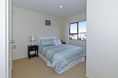 Photo of property in 3/4 Charlenne Close, Ranui, Auckland, 0612